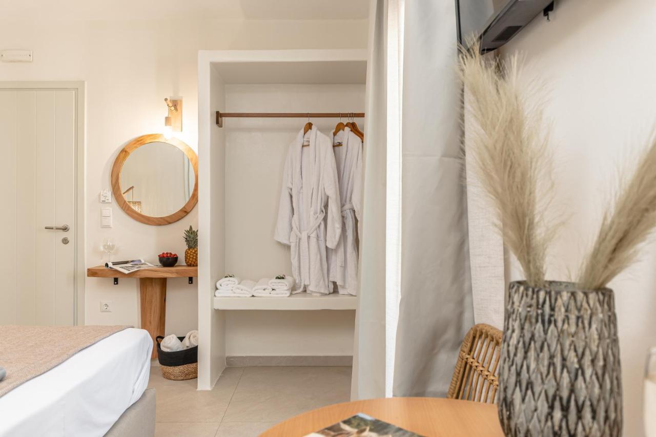 Heavenly Suites & Studios Naxos City Екстер'єр фото