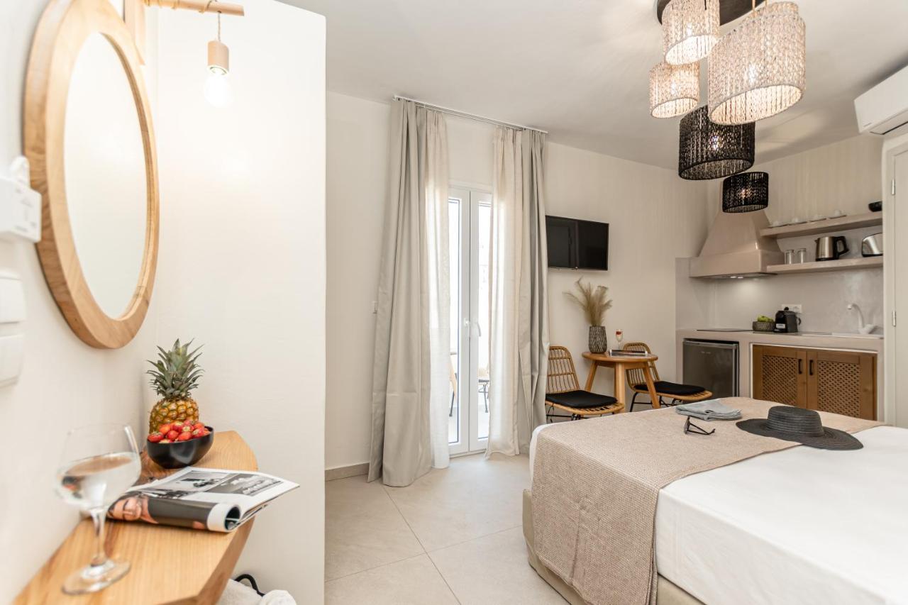 Heavenly Suites & Studios Naxos City Екстер'єр фото