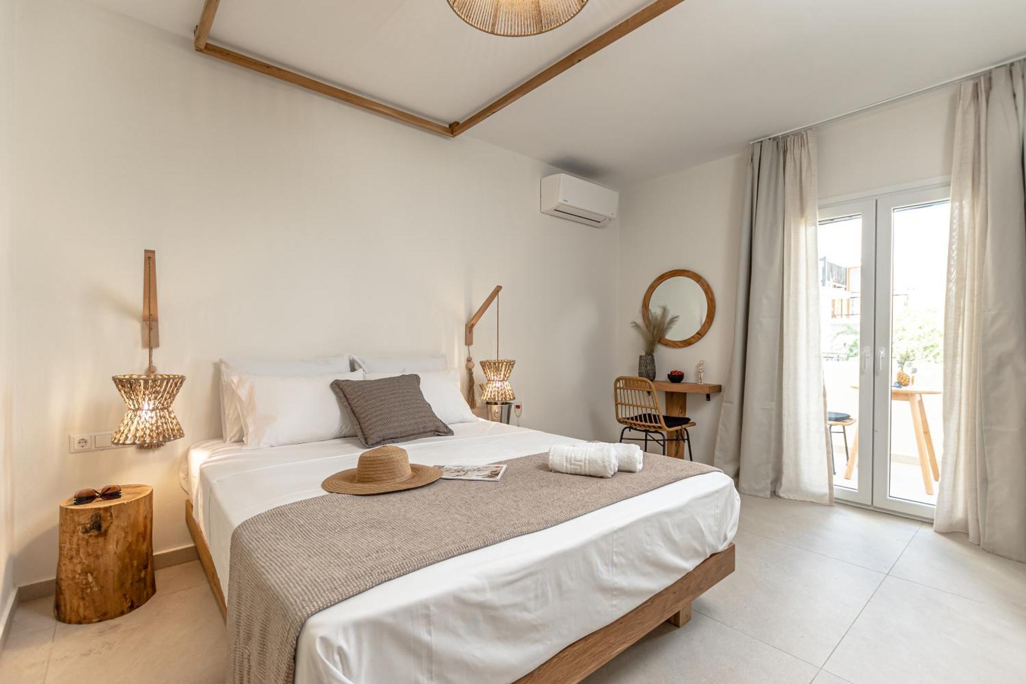 Heavenly Suites & Studios Naxos City Екстер'єр фото
