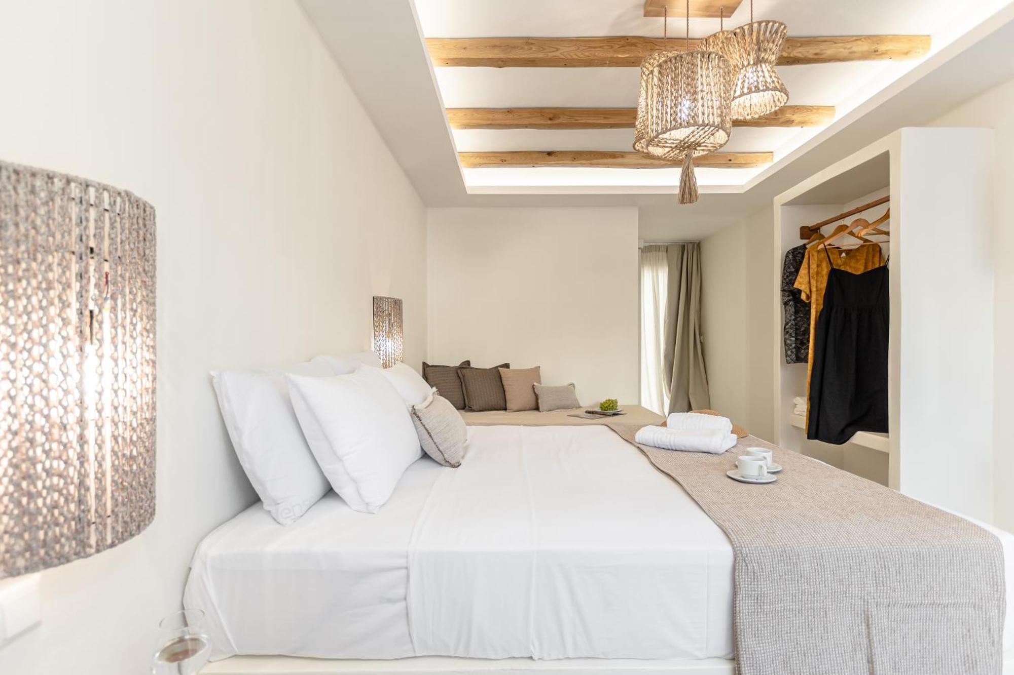 Heavenly Suites & Studios Naxos City Екстер'єр фото