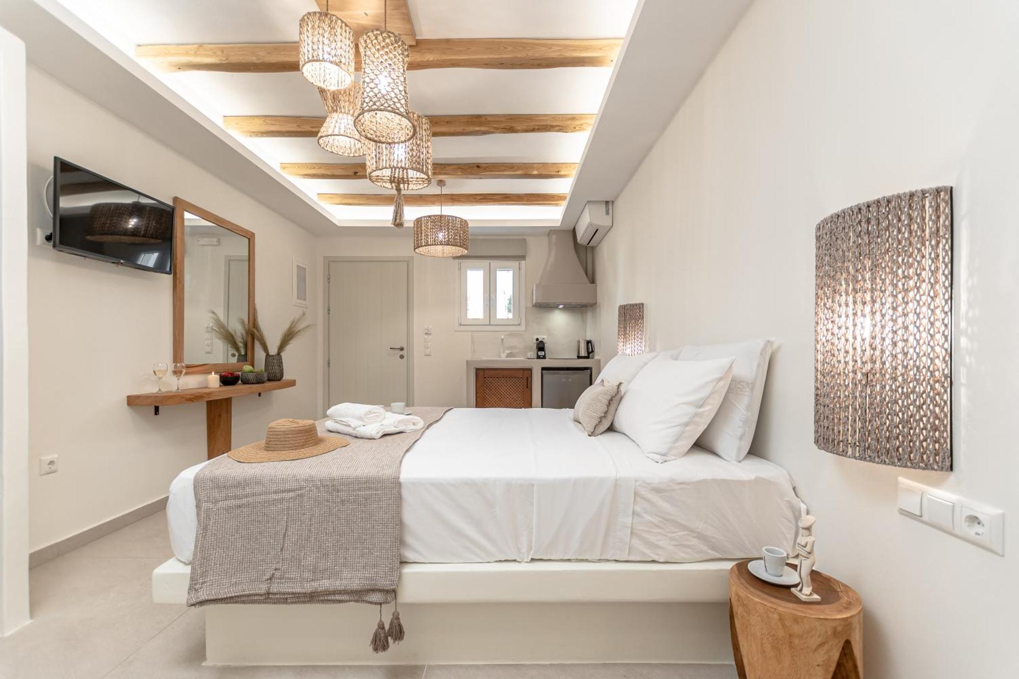 Heavenly Suites & Studios Naxos City Екстер'єр фото